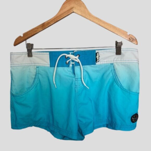 Maui and Sons Women's Ombre Blue Beach Shorts Size XL - Picture 3 of 13